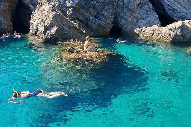 Blue & Green cave,Šunj beach - with drinks small group speedboat - Why this Blue Cave + Green Caves + Šunj Beach pairing makes sense