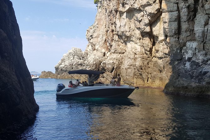 Blue & Green cave,Šunj beach - with drinks small group speedboat - Guides and captains: the difference between a good trip and a great one