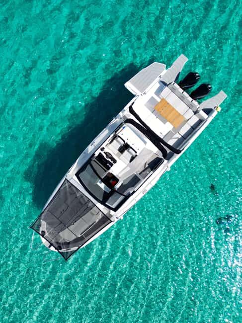Blue Lagoon: Karnic CS10 Private Yacht with Fruits - An Itinerary Designed for Relaxation and Discovery