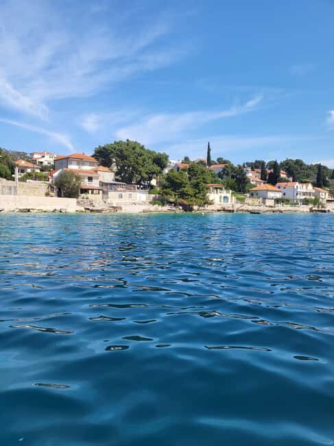 Blue lagoon with a speed boat water and towels included - FAQs
