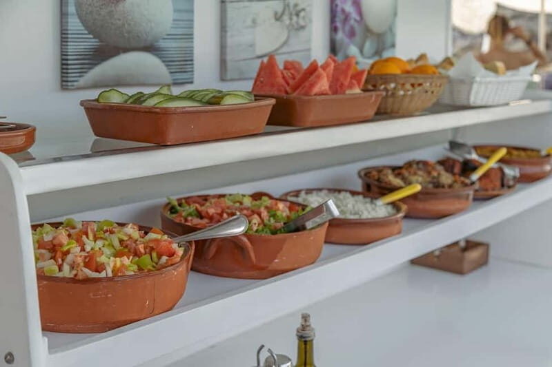 Boat day trip with drinks and lunch - FAQ