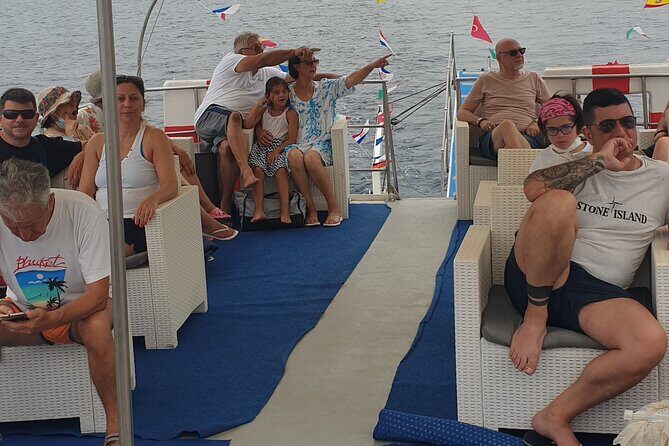 Boat excursion with lunch on board to discover Ischia - FAQs