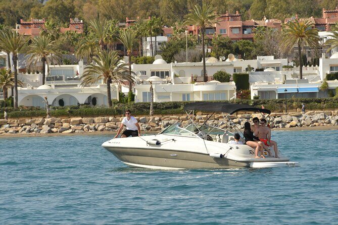 Boat Navigation Sea Ray 7 or 11 Passengers in Marbella - The Value of the Experience