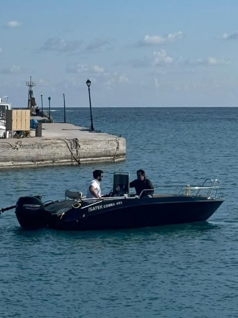 Boat Rental (Crewed) Cobra 5.0 - The Experience on the Water