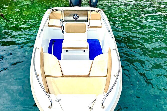 Boat Rental in Santorini - The Practicalities