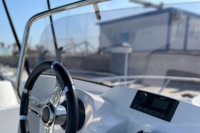 Boat Rental Without License in La Marina de Valencia - Navigating the Marina and Beyond