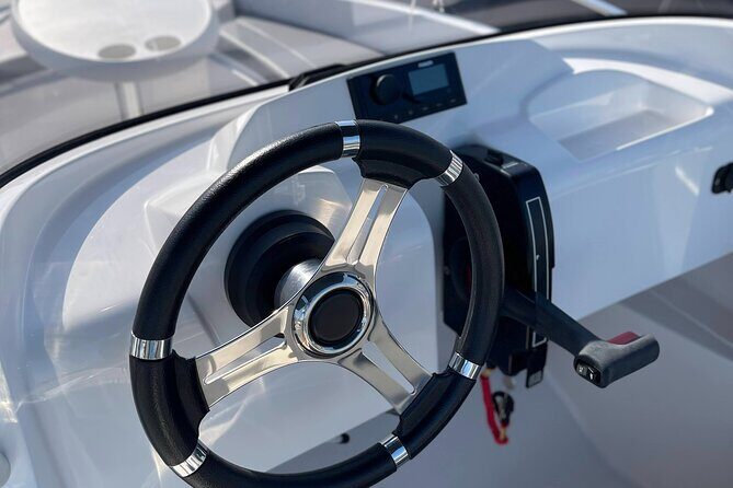 Boat Rental Without License in La Marina de Valencia - FAQ