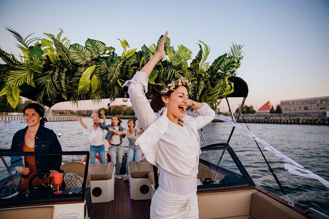 Boat Tour in Gdask  Explore the Historic Motawa River - Who Should Consider This Tour?