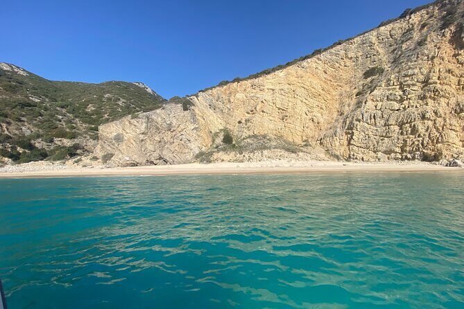 Boat Transfer to Ribeiro do Cavalo Beach with Return - FAQ