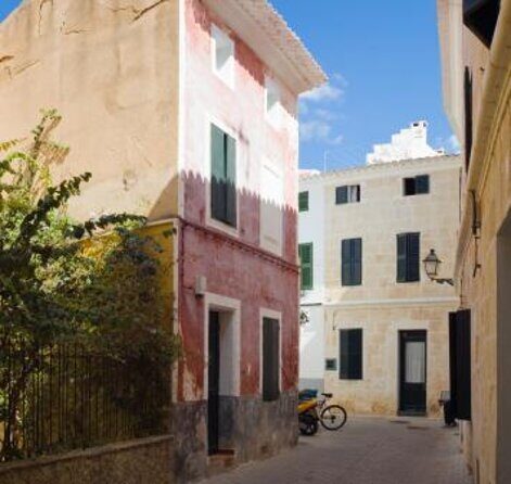 Boat trip through the coves of northern Menorca from Fornells - Key Points