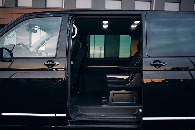 Boca Raton Black Car Services (UP TO 14 PASS) - Key Points