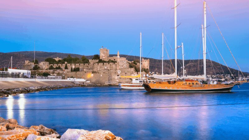 Bodrum: Private Sunset Boat Tour with Optional Dinner - Who Should Consider This Tour?
