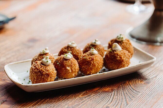 Bohemian Barcelona Neighborhood Evening Tapas & Wine Tour - Who Should Consider This Tour?