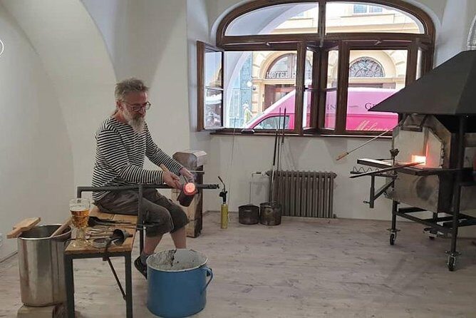 Bohemian Glass blowing in Prague - Key Points