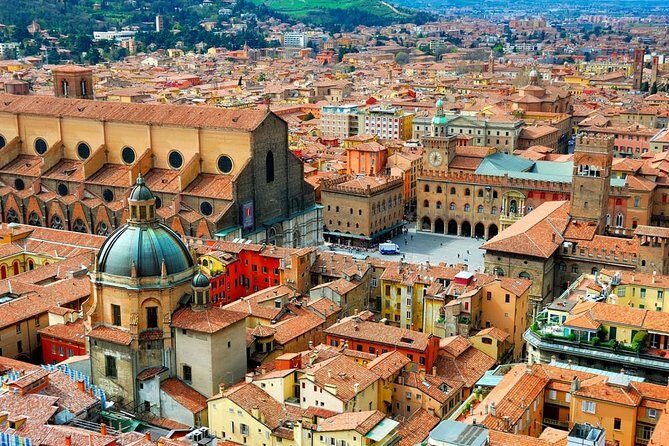 Bologna Airport Transfers : Bologna City to Bologna Airport BLQ in Luxury Van - Why You Might Choose This Service