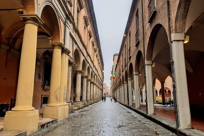 Bologna Airport Transfers : Bologna City to Bologna Airport BLQ in Luxury Van - What the Reviews Say