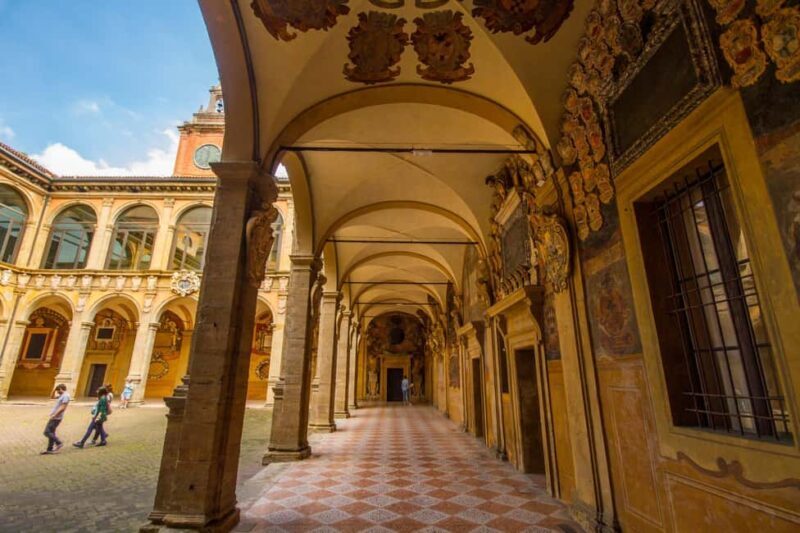 Bologna: Archiginnasio guided group tour - Key Points
