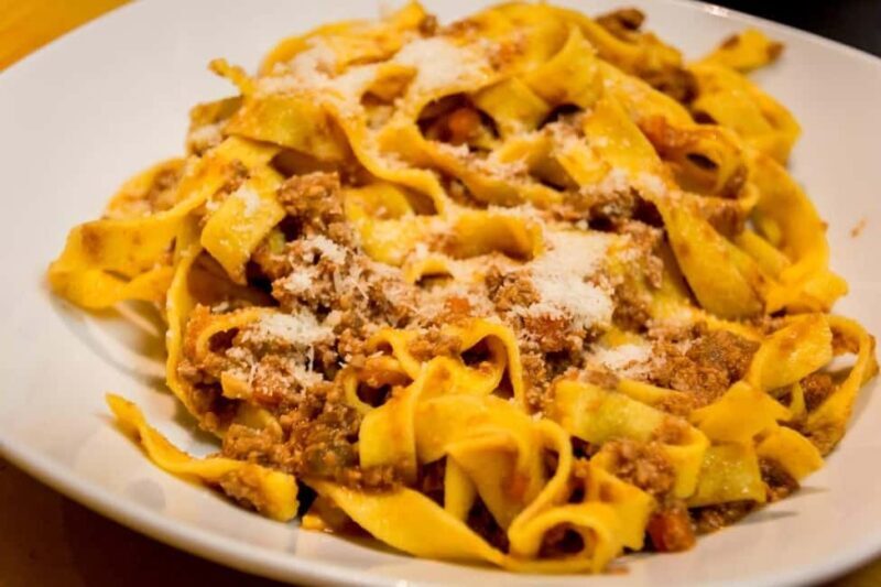 Bologna : Best Street Food Tour With A Local Guide - The Value of Guided Food Tours