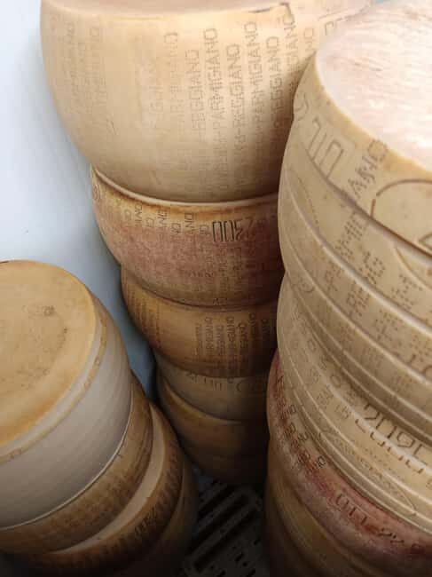 Bologna by night: food, wine and gelato with a local - FAQ