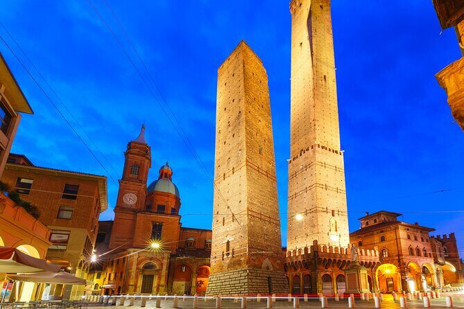 Bologna City Highlights Private Guided Tour at Night - A Closer Look at the Bologna Night Tour