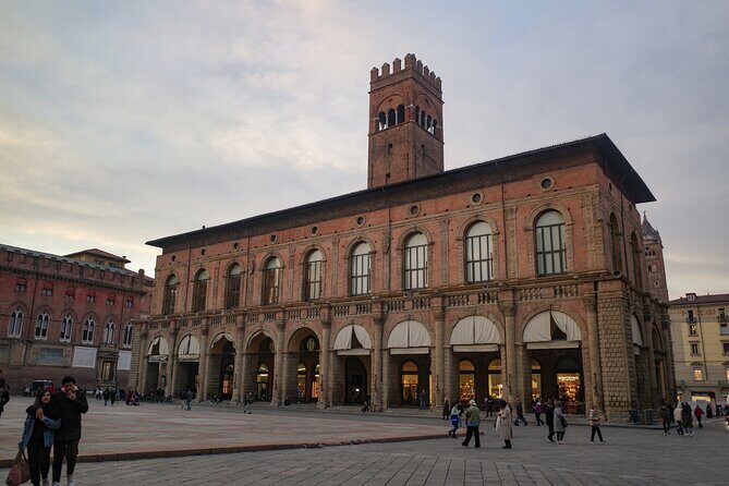 Bologna: City Walk with Audio Guide in 7 Languages on your Phone - FAQs
