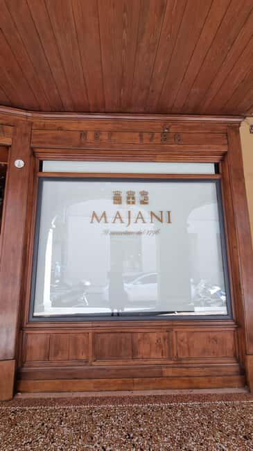 Bologna: discover the history of ancient shops with icecream - An In-Depth Look at the Tour