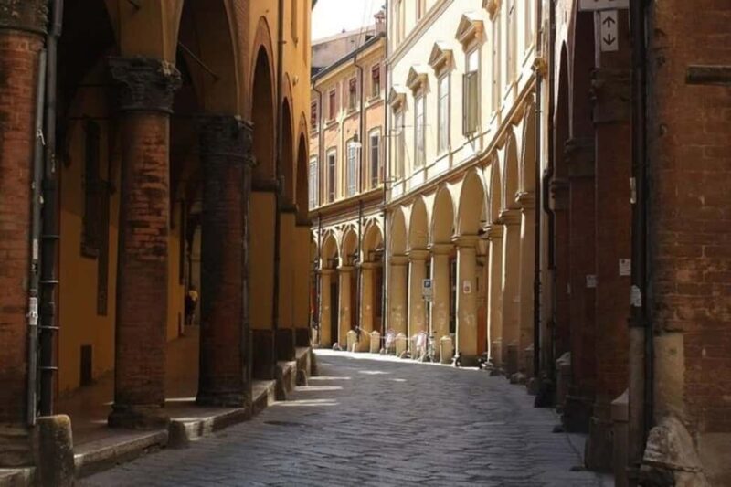 Bologna : Highlights & Hidden Gems Private Walking Tour - Who Will Love This Tour?