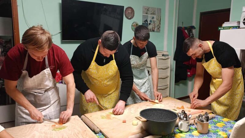 Bologna: Pasta Tagliatelle Ragu Cooking Class with Wine - Who Should Consider This Class?