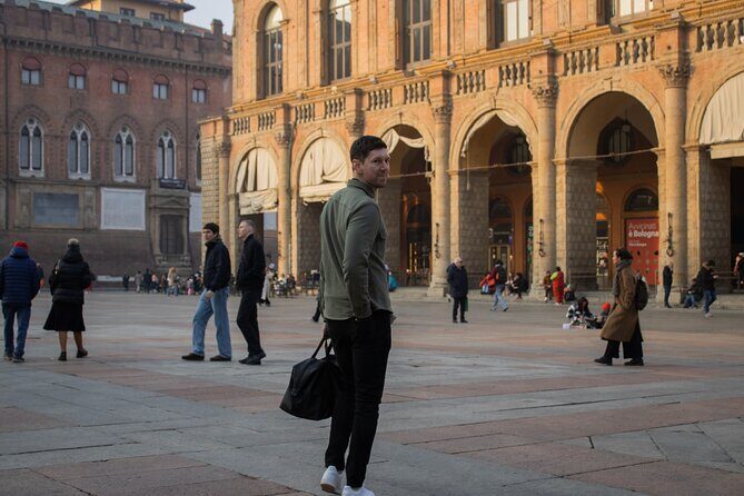 Bologna: Photo tour with professional photographer - Exploring Bologna in a Photo Frame