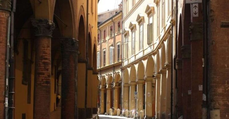 Bologna: Private custom tour with a local guide - Exploring Bologna with a Private Guide: What You Can Expect