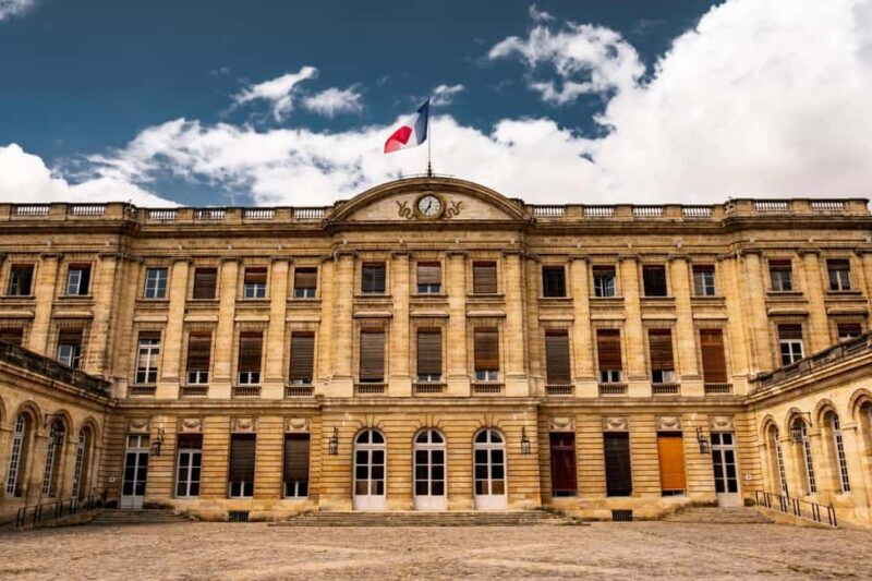 Bordeaux: 2-hour Best Intro Walking Tour with a Local - What to Expect from the Bordeaux 2-Hour Intro Tour