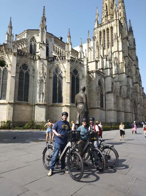 Bordeaux by Gravel Bike : Monumets, vineyards & wine tasting - An Authentic Ride Through Bordeaux and Beyond