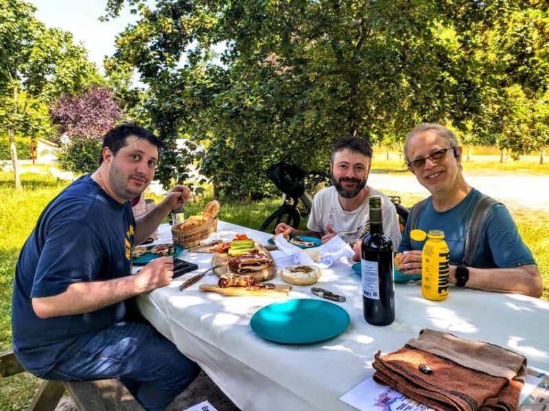 Bordeaux by Gravel Bike : Monumets, vineyards & wine tasting - Cycling Trails and Scenic Vistas