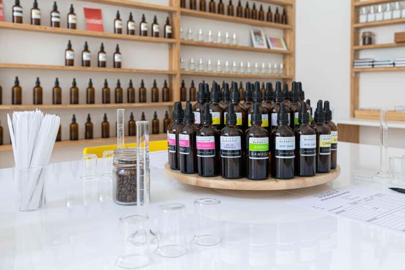 Bordeaux City Center : Perfume Creation Workshop 2h30 - Personalization and Final Touches