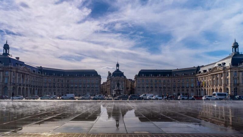 Bordeaux: Early Bird Small-Group Tour with Coffee & Pastry - Key Points