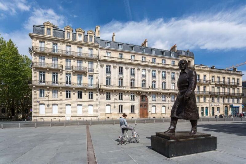 Bordeaux: Famous Figures 2h Walking Tour - FAQ