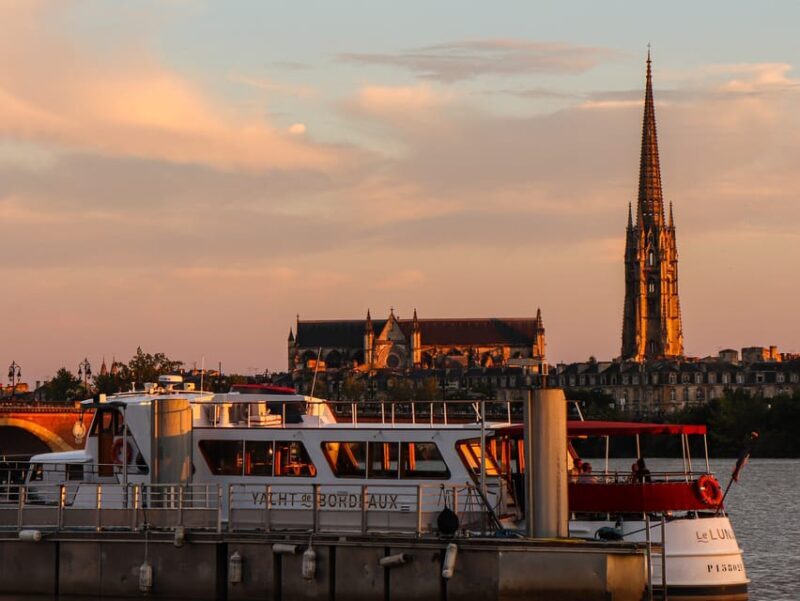 Bordeaux: Garonne River Yacht Cruise with Brunch - Key Points