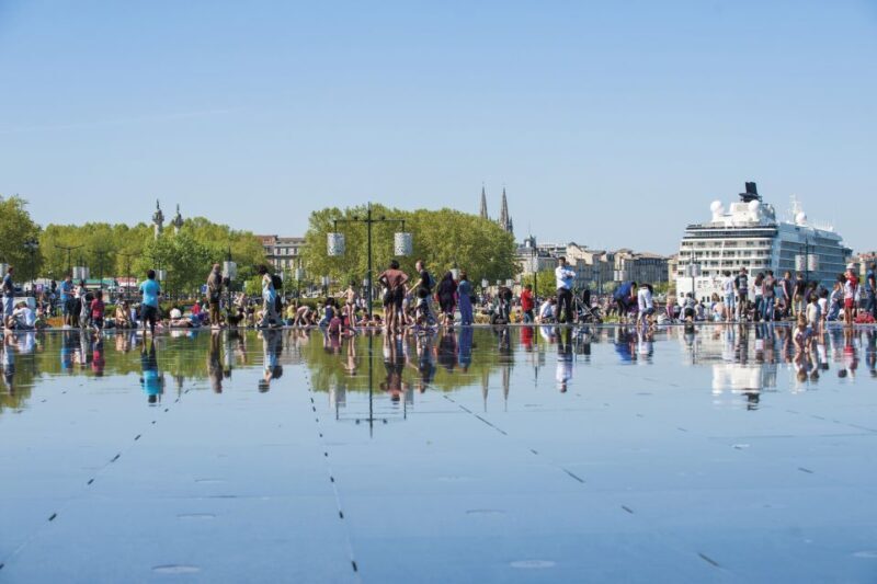 Bordeaux: Guided Walking Tour - The Guide Experience: Knowledge, Personality, and Challenges