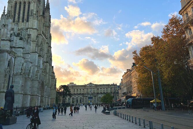Bordeaux in a Day City and Chateau Visit Shared Walking Tour - FAQs