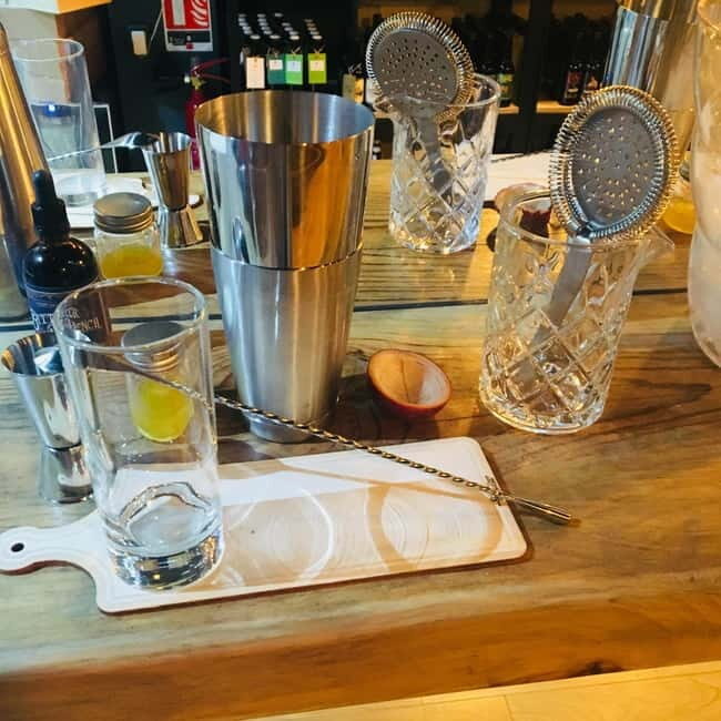 Bordeaux: "Leftovers from the fridge" cocktails - What to Expect from the "Leftovers from the fridge" Cocktail Workshop