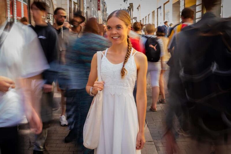 Bordeaux Photographer : Romantic or Family or Friends - Exploring Bordeaux Through the Lens: A Closer Look at the Private Photography Tour