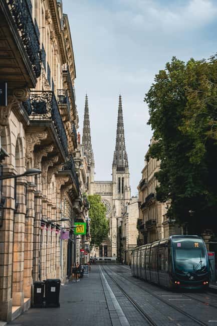 Bordeaux: Wine, Fashion, Art, History & Cuisine Walking Tour - What You Can Expect from the Tour