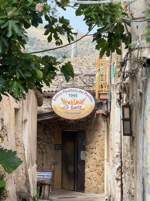 Borgo Parrini Gaudí-style: walking tour + optional tasting 2h, small group - A Colorful Walk Through Sicilian Art and Stories