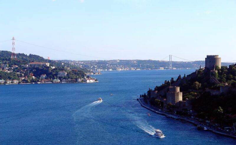 Bosphorus Cruise and Two Continents Tour with Expert Guide - Key Points