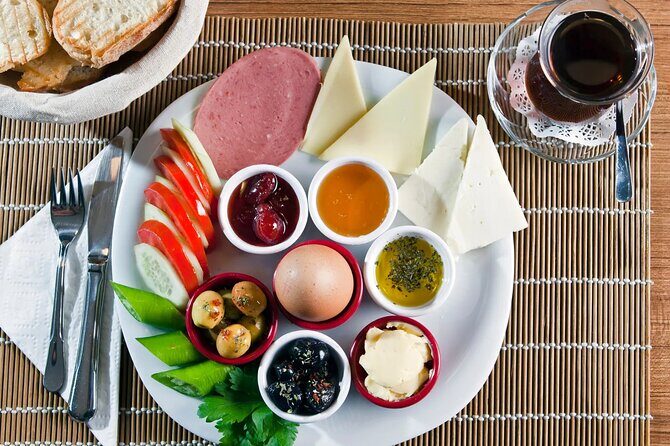 Bosphorus Cruise with Breakfast, Sunset and Stop on Asian Side - A Detailed Look at the Bosphorus Cruise Experience