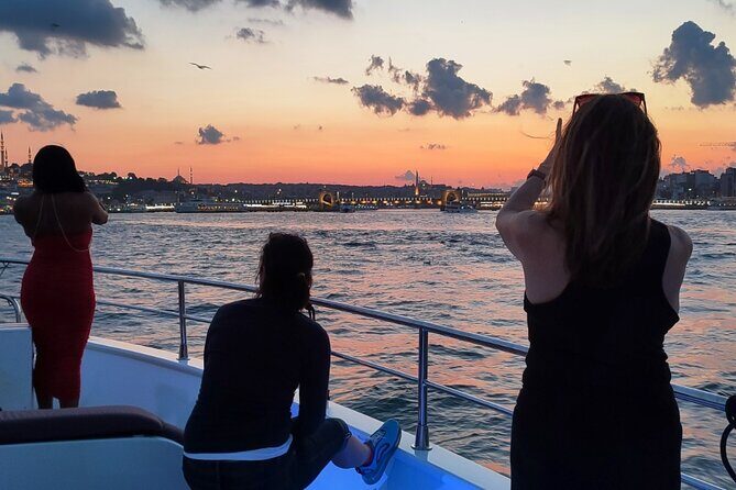 Bosphorus Sunset Cruise on Deluxe Yacht in Istanbul - A Closer Look at the Experience