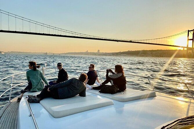 Bosphorus Yacht Cruise at Sunset with Snacks - A Relaxed and Beautiful Evening on the Bosphorus Yacht Cruise at Sunset