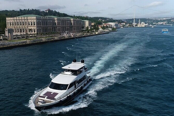 Bosphorus Yacht Cruise Experience: Visit the Asian Side - An In-Depth Look at the Bosphorus Yacht Cruise