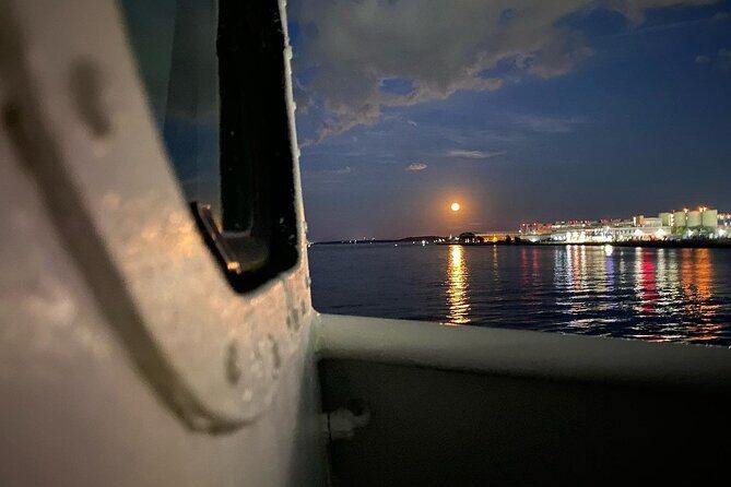 Boston Full Moon Cruise Tour - Boston Full Moon Cruise Tour: A Relaxed Evening on the Water