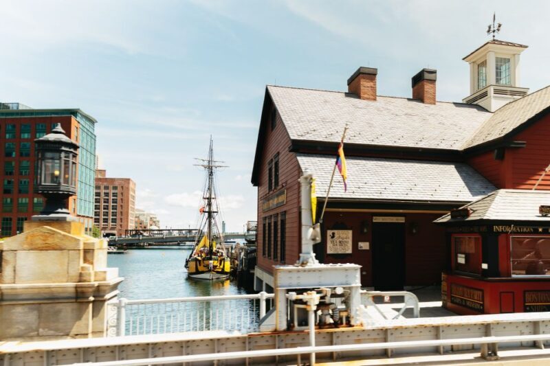 Boston: Hop-on Hop-off Old Town Trolley Tour - FAQs